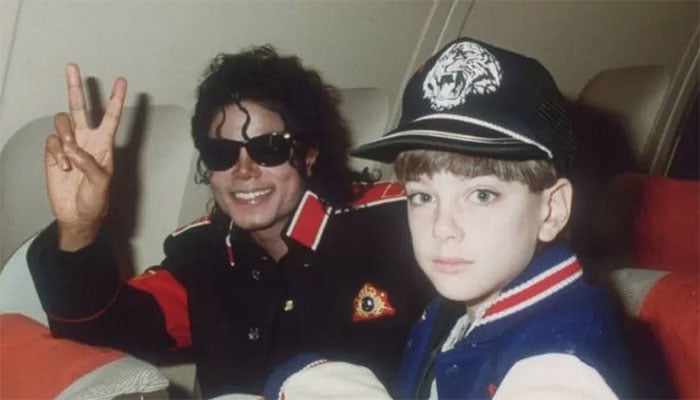 Michael Jacksons connection with 10-year-old James Safechuck in 1988.