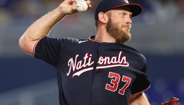 Strasburg returns, hopes to play whole career with Nationals