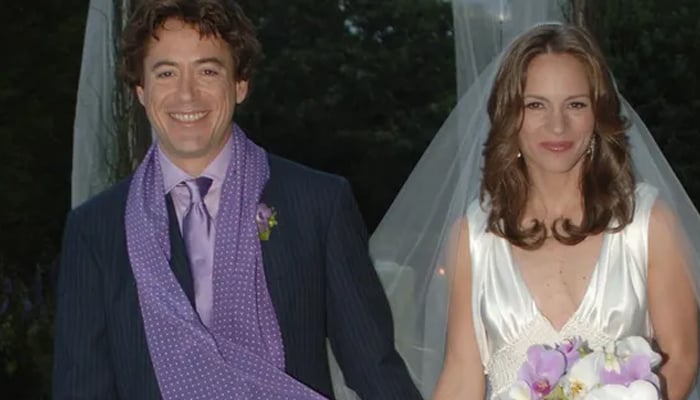 Robert Downey Jr. Re-creates Wedding Photo With Wife Susan 18