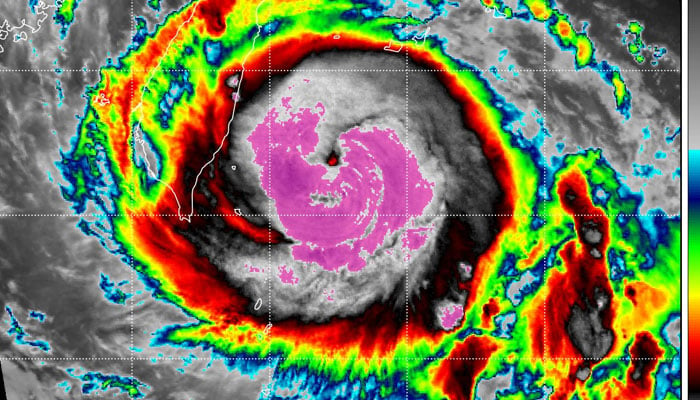 Typhoon Haikui forces thousands to evacuate in Taiwan. Twitter