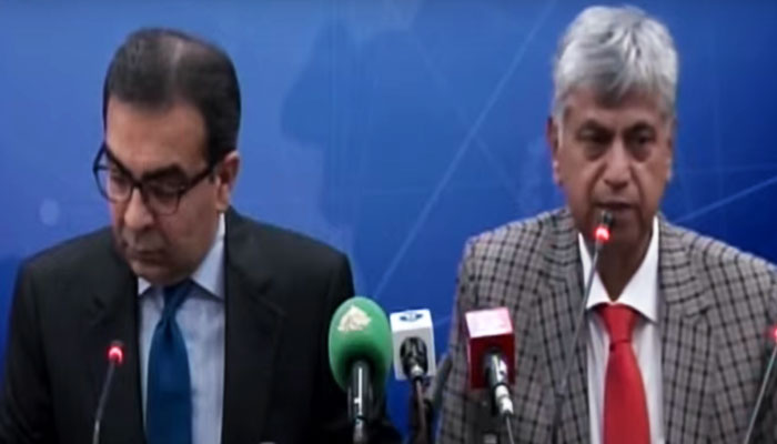 Caretaker Energy Minister Mohammad Ali (Lef) and caretaker Information Minister addressing a press conference in Islamabad in this still taken from a video on Sep 6, Wednesday. — YouTube/GeoNews