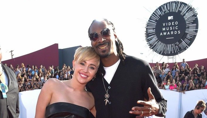 Miley Cyrus shares funny anecdote about grandma baked edibles with Snopp Dogg: Watch