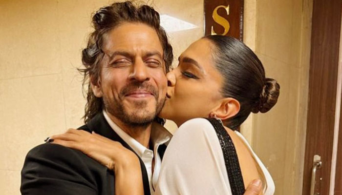 Deepika Padukone gives a sweet cheek kiss to Jawan co-star Shah Rukh Khan