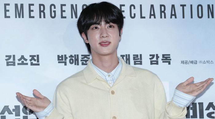 SBS Star] Fans Are Impressed that BTS JIN Is Still Using Fans