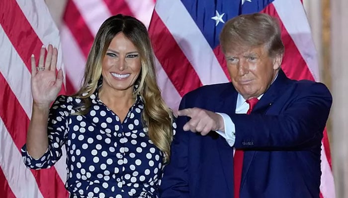 Melania Trump and Donald Trump during a political rally. — Social media @lapresse