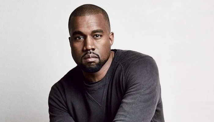 Kanye West leaves fans elated with his sweet gesture: Watch