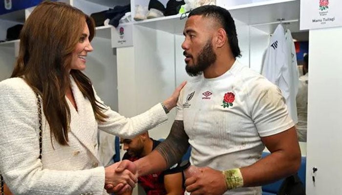 Kate Middleton delivers bone crushing handshake to rugby players