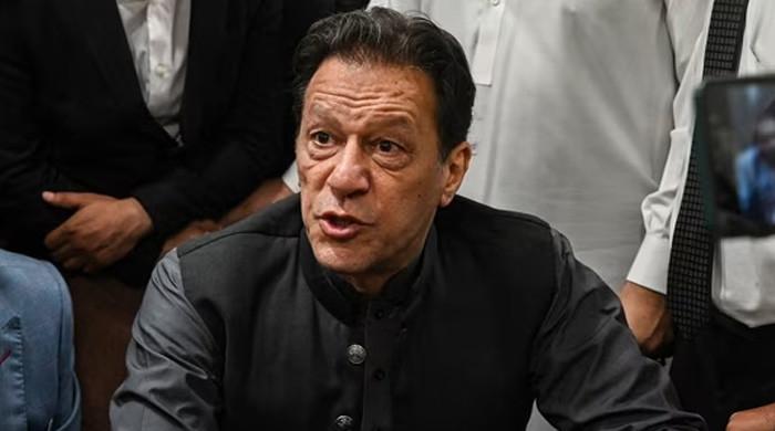 قید عمران نے نواز کو ریلیف دینے کا کہا ‘قانون کا مکمل مذاق’