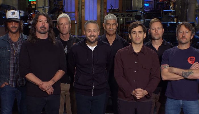 Dave Grohl screeches on Marcello Hernandez at Saturday Night Live