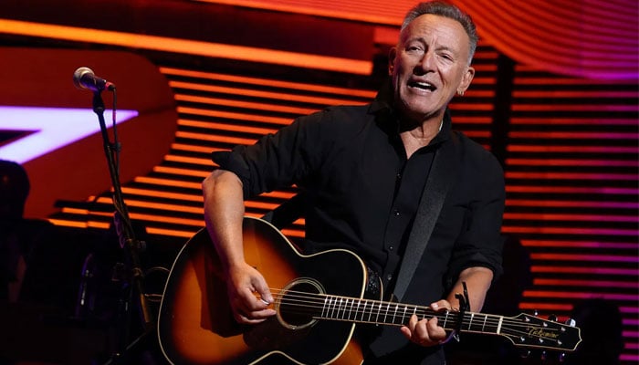 Bruce Springsteen surprises fans with charity performance amidst ongoing recovery