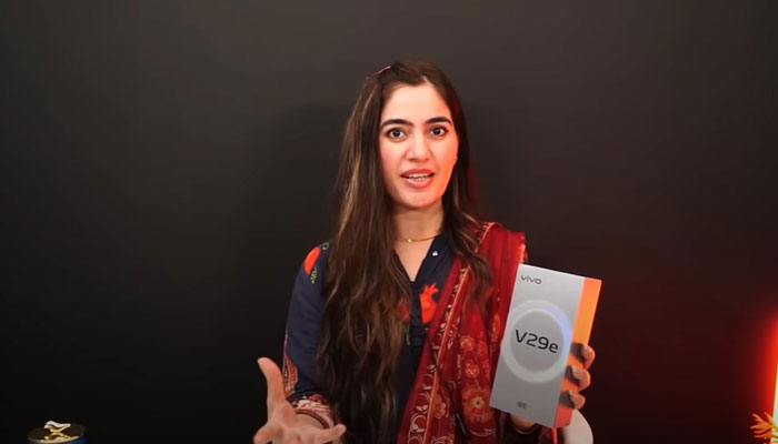 Pakistan’s Tech Wizards Impressed by vivo V29e 5G!