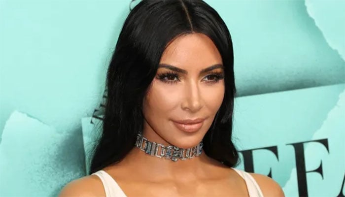 Kim Kardashians The Fifth Wheel comedy package lands in streaming giants hands after intense pre-Thanksgiving bidding war.