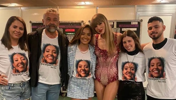 Taylor Swift invited the Benevides family backstage for a tribute photo