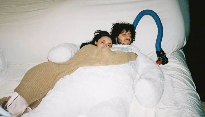Selena Gomez shows love for Benny Blanco amidst online criticism