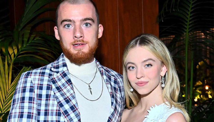 Sydney Sweeney dan Angus Cloud masing-masing berperan sebagai Cassie dan Fez di 'Euphoria'