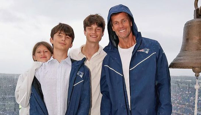 Former NFL star Tom Brady poses with his children. — Instagram/@tombrady