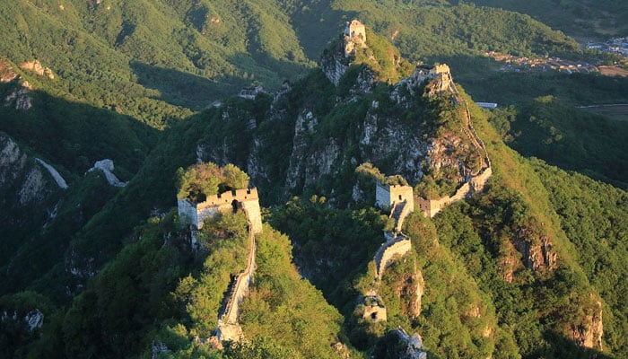 A section of the Jiankou Great Wall located in Huairou District of Beijing. — VCG Photo