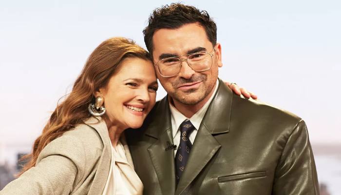 Dan Levy recalls Drew Barrymore calmed his nerves before hosting SNL: Watch