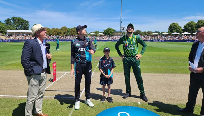 The captains of New Zealand and Pakistan are doing the toss for the final match of the T20I series on Jan 21, 2024. — x/thebossman0