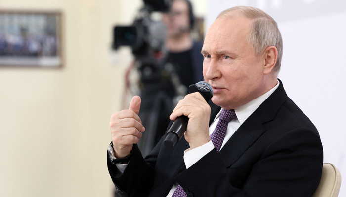 Rusya Devlet Başkanı Vladimir Putin, 2 Şubat 2024'te Tula'da düzenlenen Zafer İçin Her Şey forumunun katılımcılarıyla bir araya geldi. — AFP