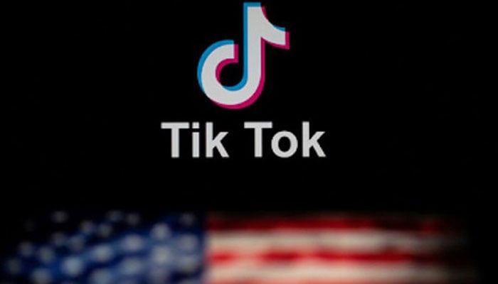 Bu temsili görsel, ABD bayrağının gölgesindeki TikTok logosunu gösteriyor.. — AFP/Dosya