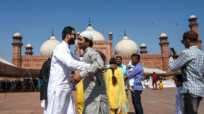 قوم جنگ زدہ غزہ کے لیے دعاؤں کے ساتھ عید الفطر منا رہی ہے۔