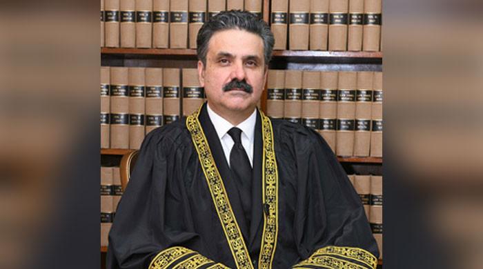 جسٹس یحییٰ آفریدی نے IHC کے ججز کے خط پر ازخود نوٹس کیس سے خود کو الگ کر لیا۔