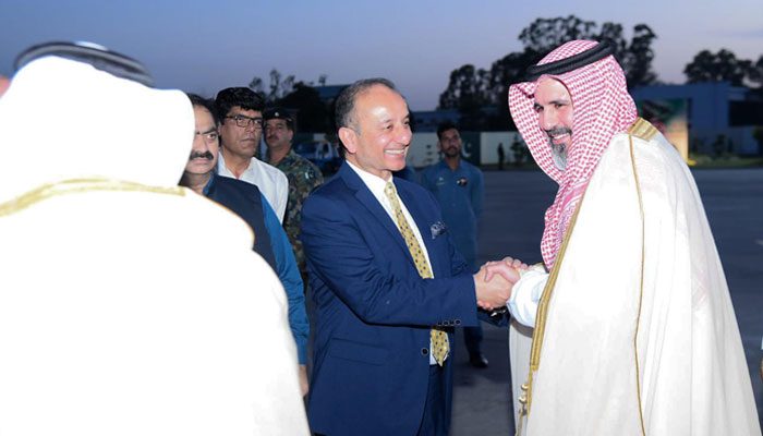 Federal Minister for Petroleum Musadik Malik receives Saudi delegation in Islamabad on May 5, 2024. — PID