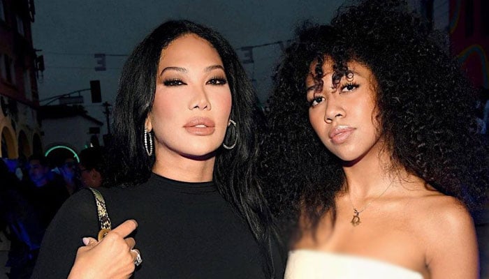 Kimora Lee Speaks Out On Daughter Aokis Pda Photos With Vittorio Assaf 0717