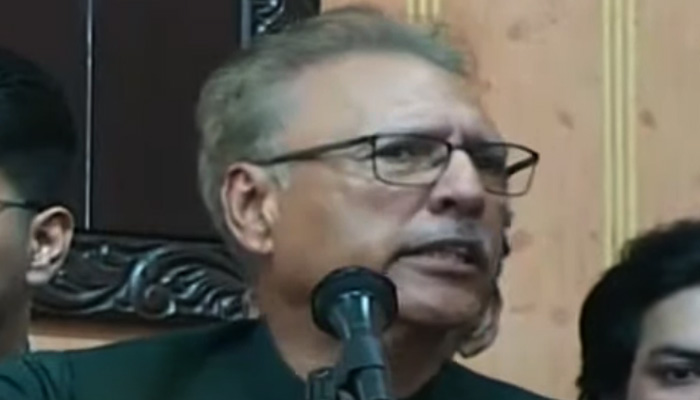 Former president Dr Arif Alvi addresses the district bar in Sialkot on May 11, 2024. — Screen grab/Geo News