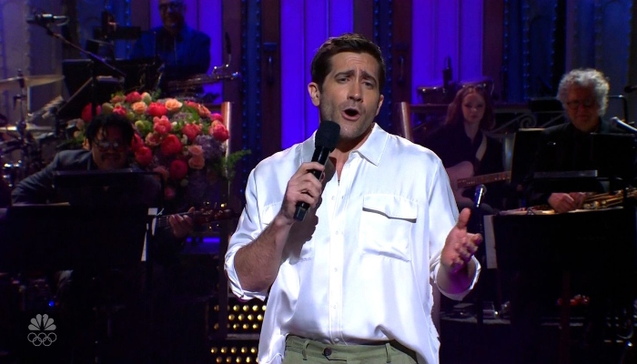 Jake Gyllenhaal sings End of the Road on Saturday Night Live Season 49 Finale