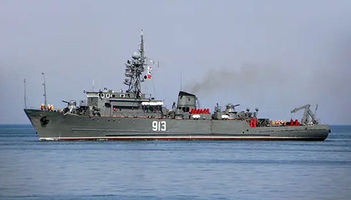 Ukraine strikes again: Russian warships damaged, say reports.. (The Russian minesweeper Kovrovets. Ministry of Defense of the Russian Federation. — x/Ukrainian Ministry of Defense)