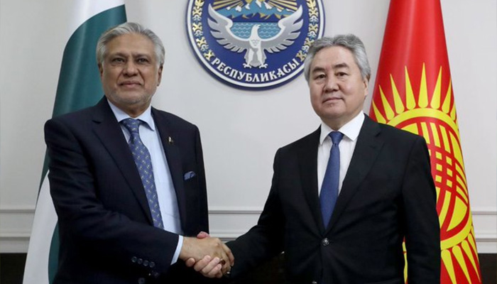 Deputy PM and Foreign Minister Senator Ishaq Dar meets Kyrgyz counterpart Kulubaev Zheenbek Moldokanovich in Bishkek, May 21, 2024. — X/@ForeignOfficePk