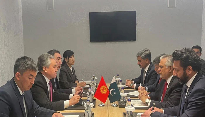 Foreign Minister Ishaq Dar hold meeting with his Kyrgyz counterpart in Astana on SCO sidelines on May 20, 2024. — Ministry of Foreign Affairs