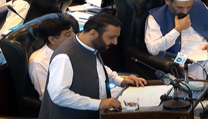 KP finance minister Aftab Alam presents the provincial budget for FY 2024-25 on May 24, 2024. — Screen grab/Geo News