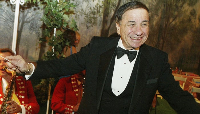 Oscar-Winning ‘Mary Poppins’ songwriter Richard Sherman dead at 95