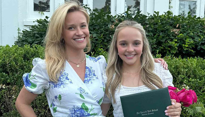 Reese Witherspoon shed tears of joy on nieces high school graduation