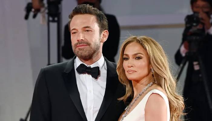 Jennifer Lopez clinging to Ben Affleck to save herself from embarrassment?