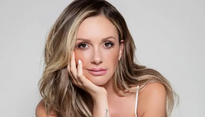 Carly Pearce reveals heart condition