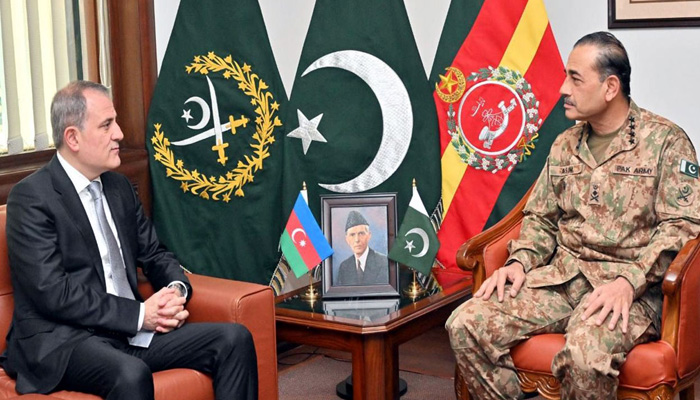 Azerbaijan Foreign Minister Jeyhun Bayramov (left) in a meeting with Chief of Army Staff General Asim Munir at the General Headquarters (GHQ) Rawalpindi on May 31, 2024. — Radio Pakistan