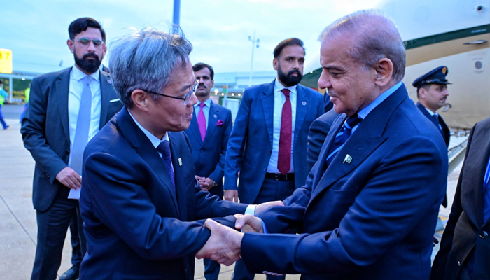 Prime Minister Shehbaz Sharif (right) welcomed by Vice Mayor of Shenzhen city of China,Luo Huanghao upon his arrival in Shenzhen, China on June 4, 2024. — X/@GovtofPakistan