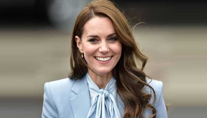 Kate Middleton keen to give a wave from Palace balcony
