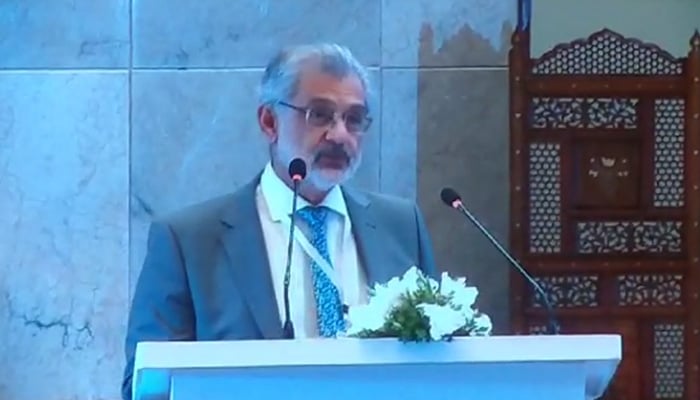 CJP Qazi Faez Isa addresses the climate change conference organised by Supreme Court of Pakistan on June 8, 2024. — Screengrab/Reporter