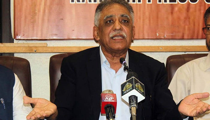 Former Sindh governor Muhammad Zubair speaks to journalists at Karachi Press Club on August 3, 2022. — PPI