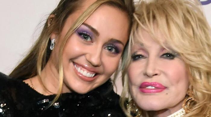 Miley Cyrus ujawnia rozmowę „Flowers” ​​z Dolly Parton