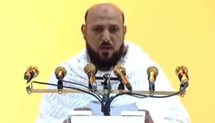 Sheikh Maher Al-Muaiqly, an imam of the Grand Mosque in Makkah, delivers the Hajj sermon at Masjid-e-Nimrah on June 15, 2024. — X/@insharifain