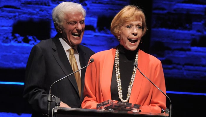 Dick Van Dyke reunites with longtime friend at her hand and foot print ceremony