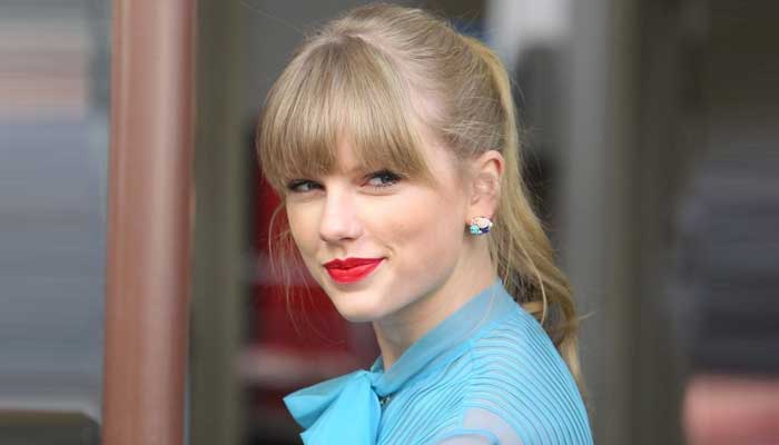 Taylor Swift reacts to Travis Kelces new milestone