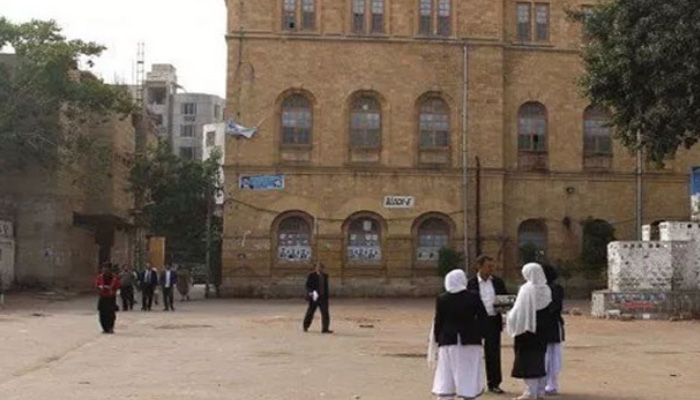 Lawyers gather in City Court’s premises in Karachi in this undated photo. — PPI