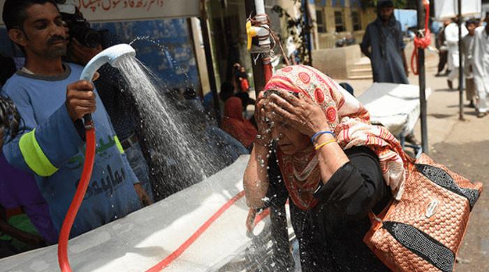 Two more die as Karachi's feel like temperature hits 54Â°C